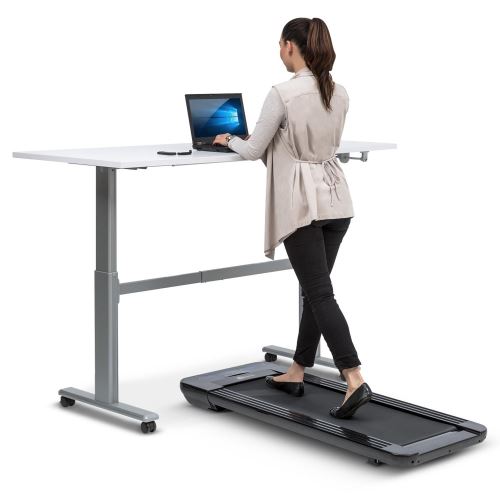 bureau avec tapis roulant pour marcher en travaillant